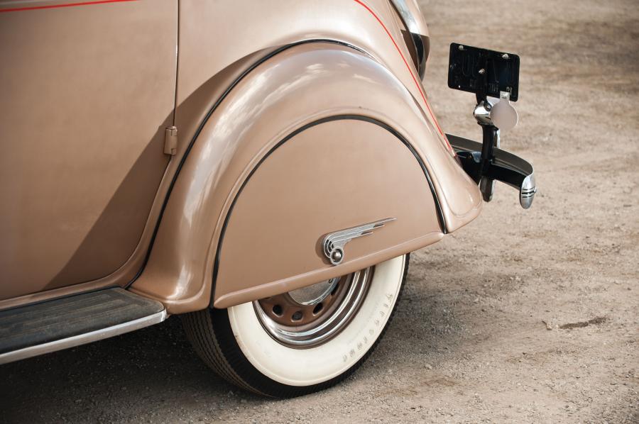 Детали экстерьера DeSoto Airflow Sedan (SG) 1935 года  (фото 9 из 24)